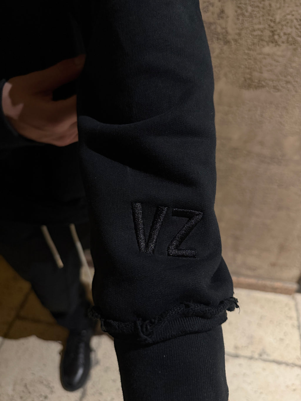 Verzide Essentials Черен Екип