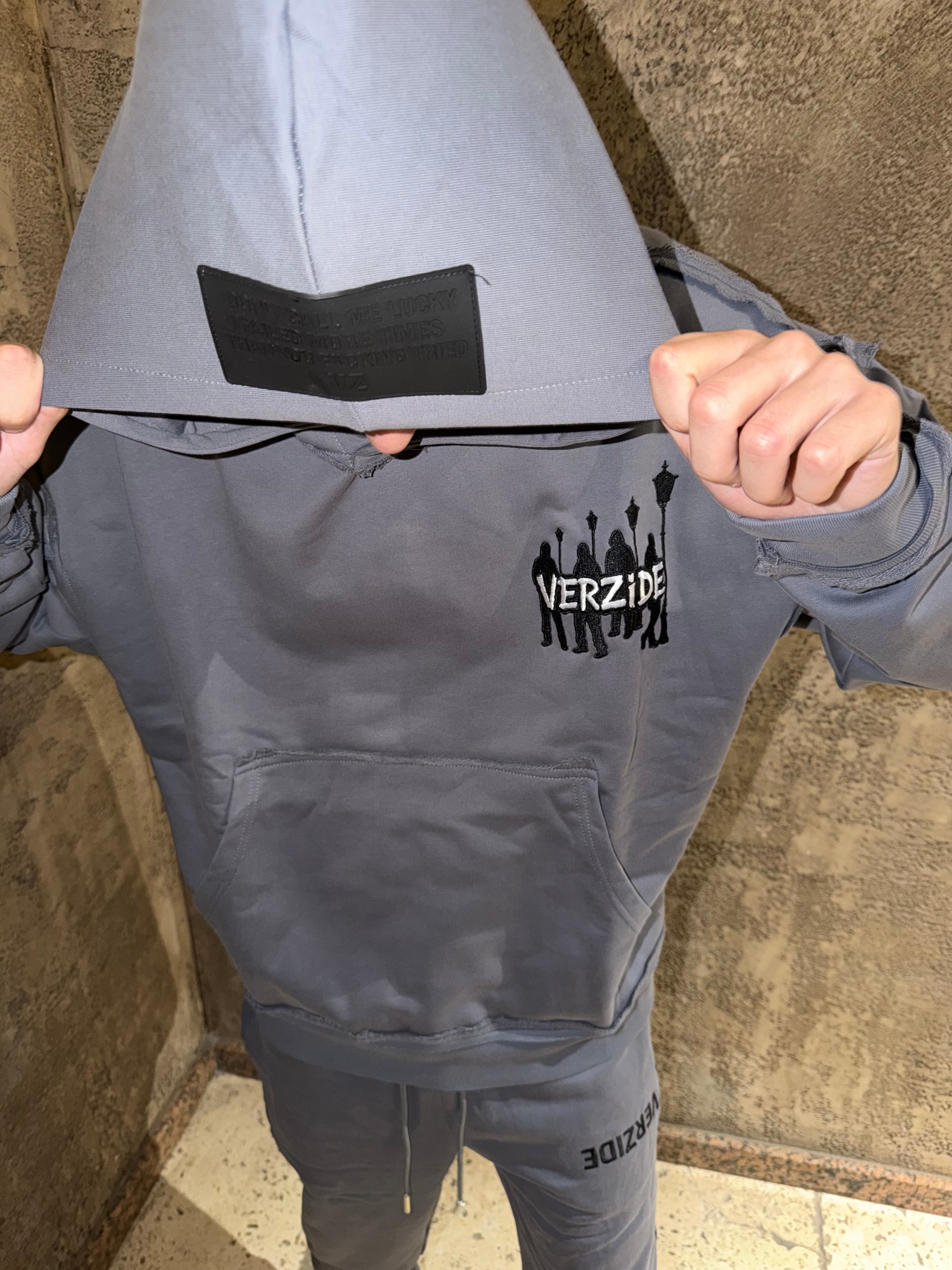 Verzide Essentials Сив Екип
