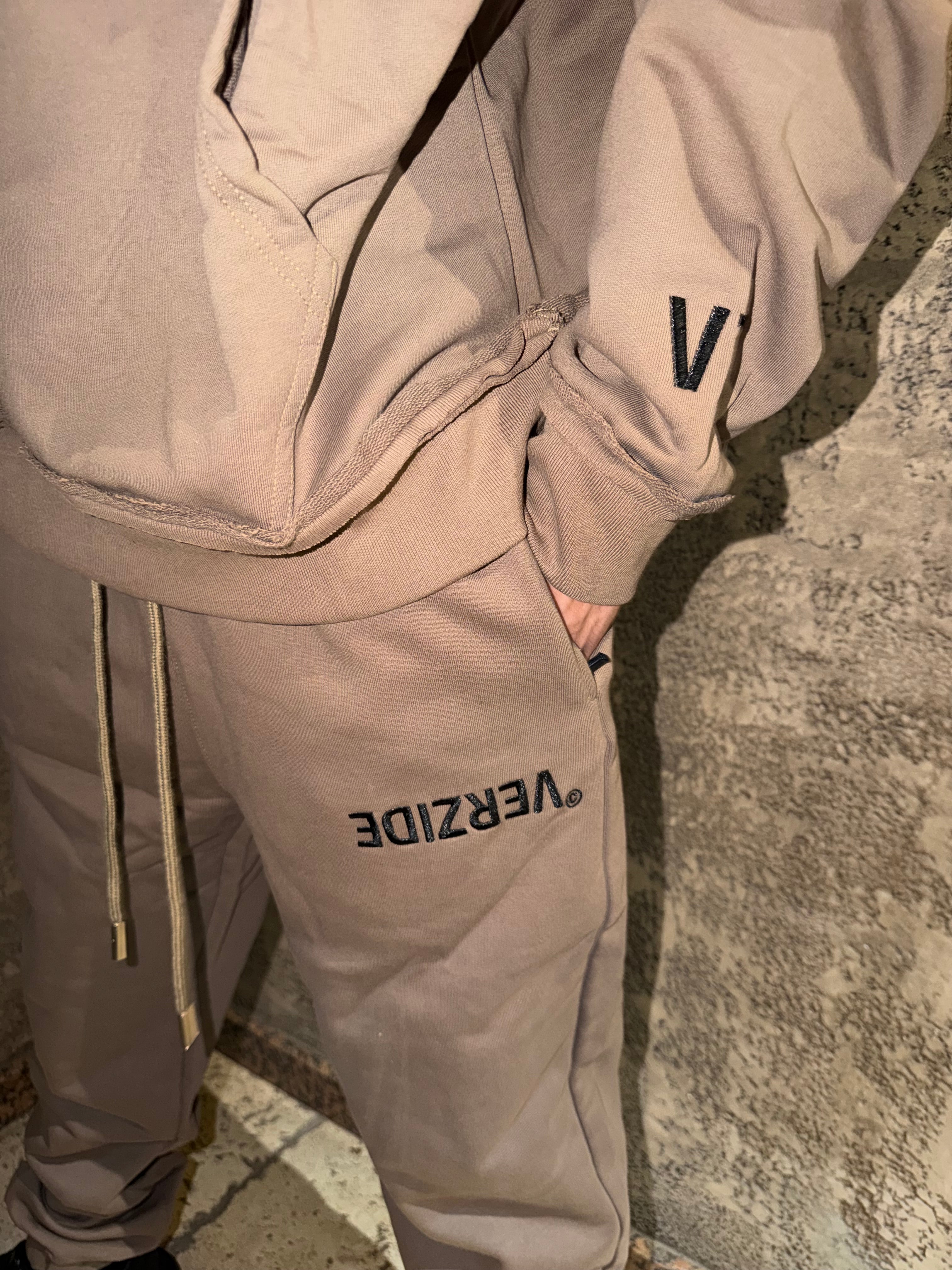 Verzide Essentials Кафяв Екип