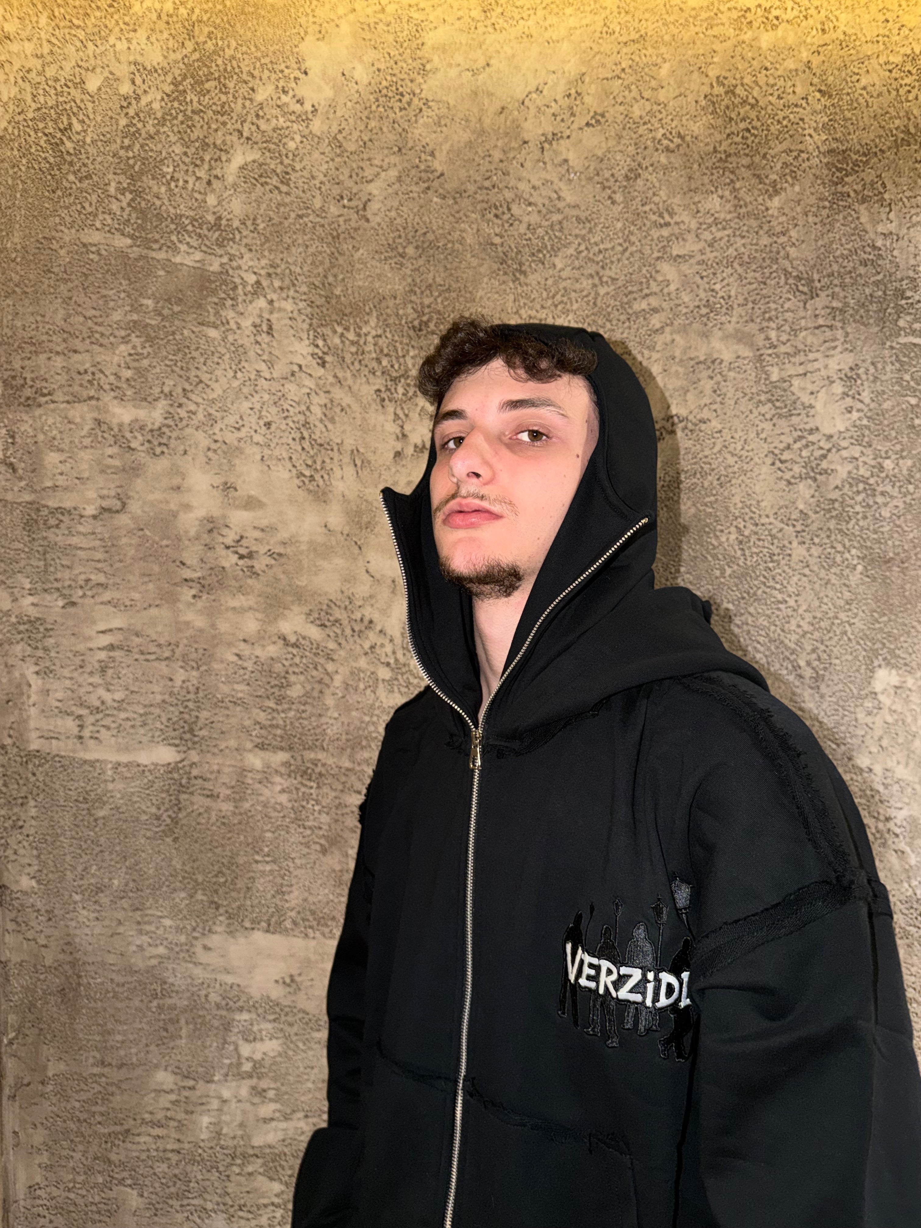 Verzide Assassins Черен Екип